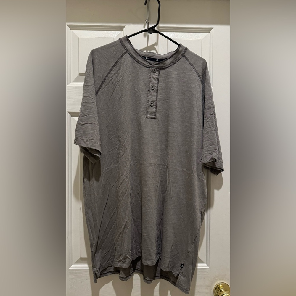 Gap Henley short sleeve shirt size XXL